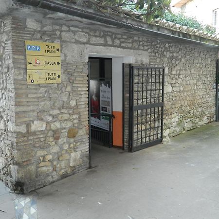 나르니 Casa Dell'Oliveto "Parcheggio Gratuito" 아파트 외부 사진