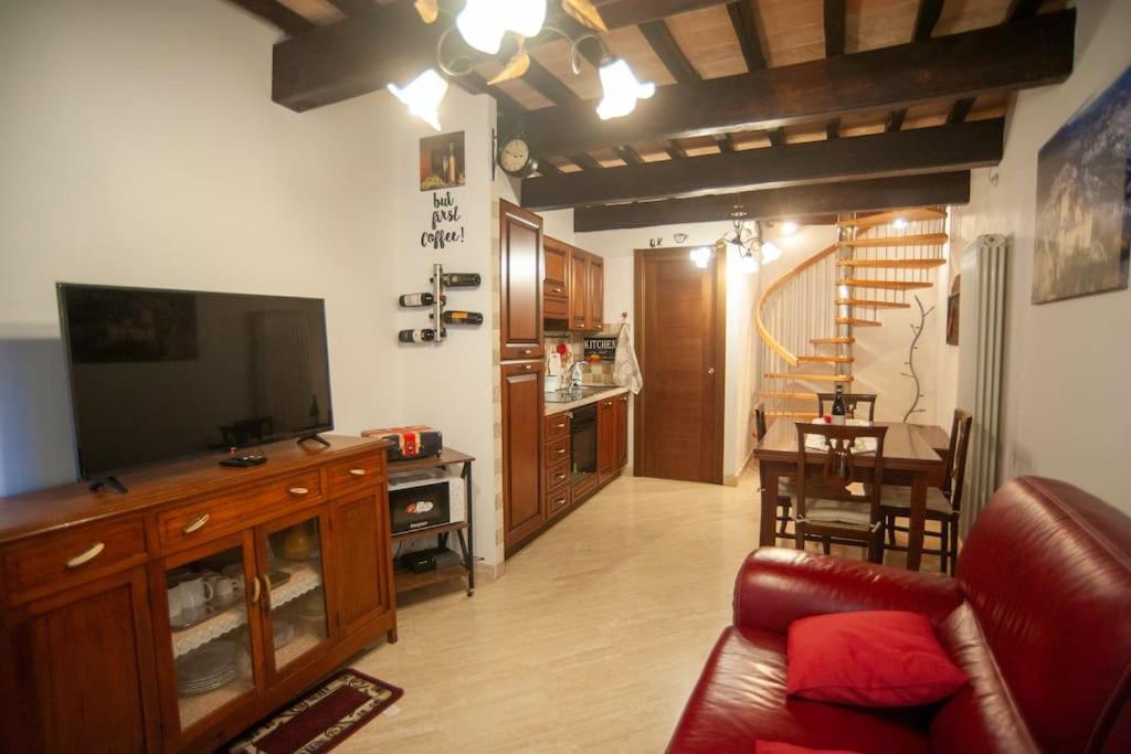 나르니 Casa Dell'Oliveto "Parcheggio Gratuito" 아파트 외부 사진