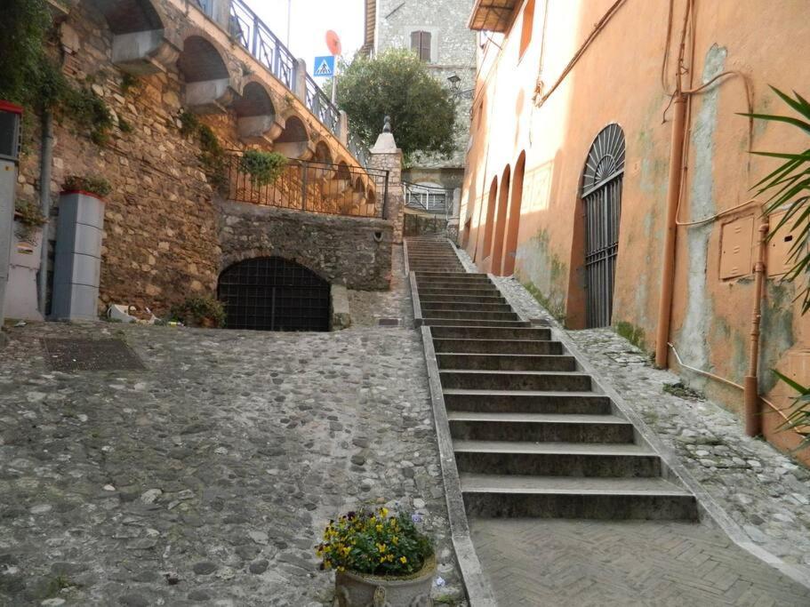 나르니 Casa Dell'Oliveto "Parcheggio Gratuito" 아파트 외부 사진
