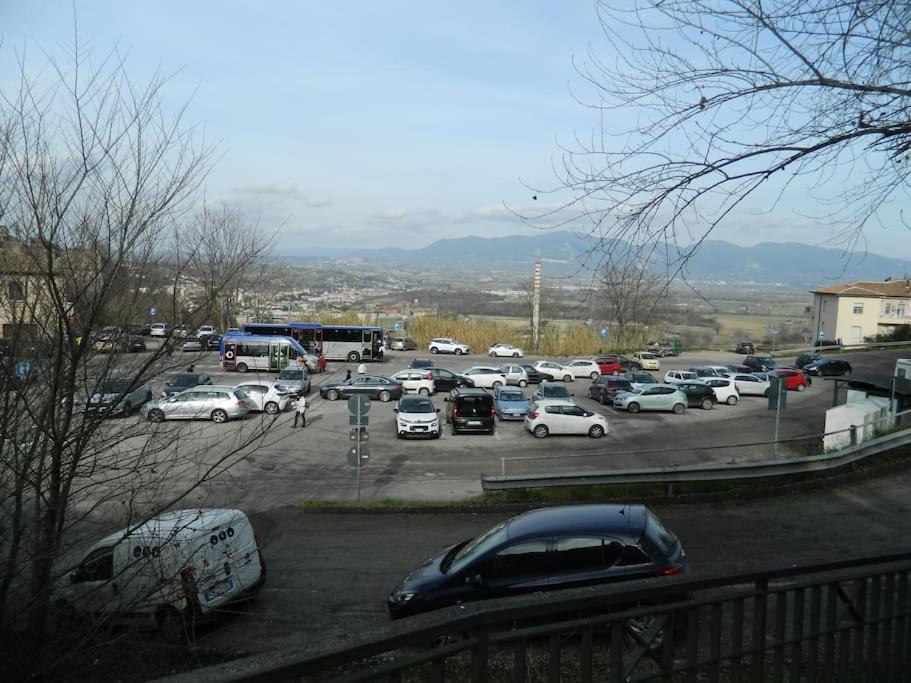 나르니 Casa Dell'Oliveto "Parcheggio Gratuito" 아파트 외부 사진