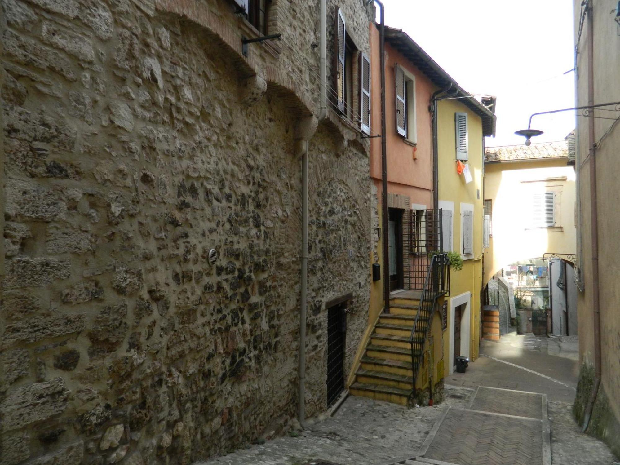 나르니 Casa Dell'Oliveto "Parcheggio Gratuito" 아파트 외부 사진